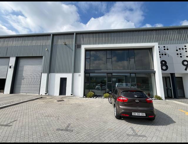 518M² WAREHOUSE TO LET IN STIKLAND INDUSTRIAL